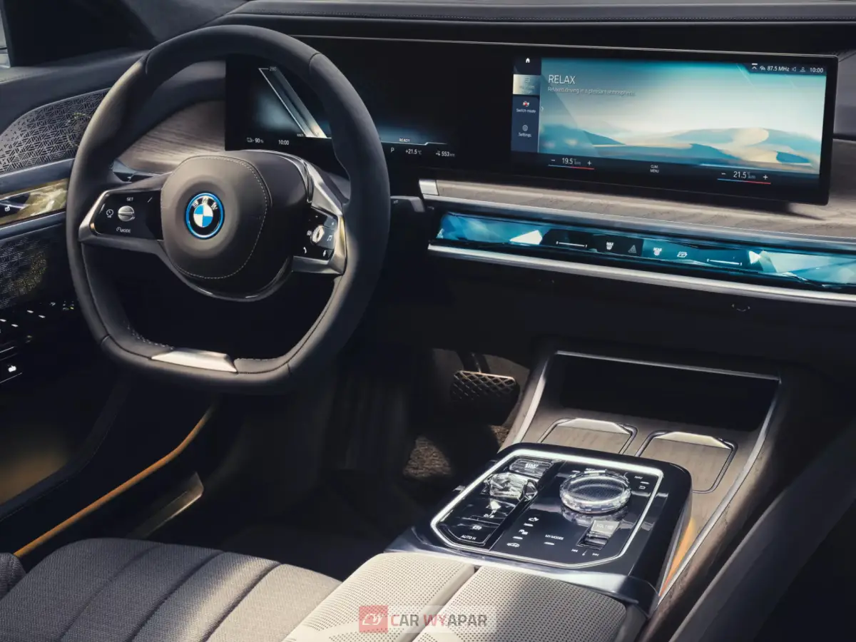 BMW i7